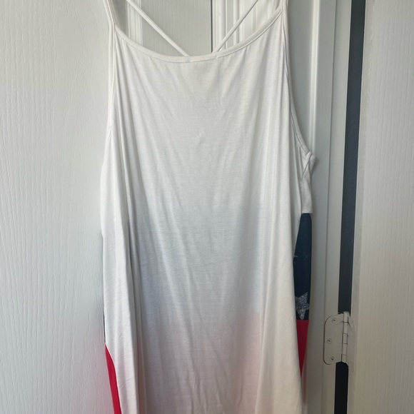 Woman’s tank - Picture 2 of 2